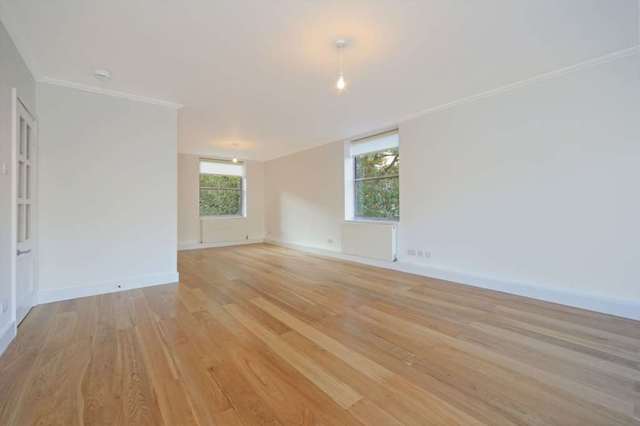  Image of 4 bedroom Flat to rent in Vicarage Gate London W8 at Vicarage Gate Kensington London, W8 4HL