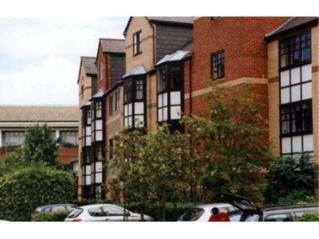  Image of 1 bedroom Flat to rent in Waterside Gardens Reading RG1 at Waterside Gardens  Reading, RG1 6QE