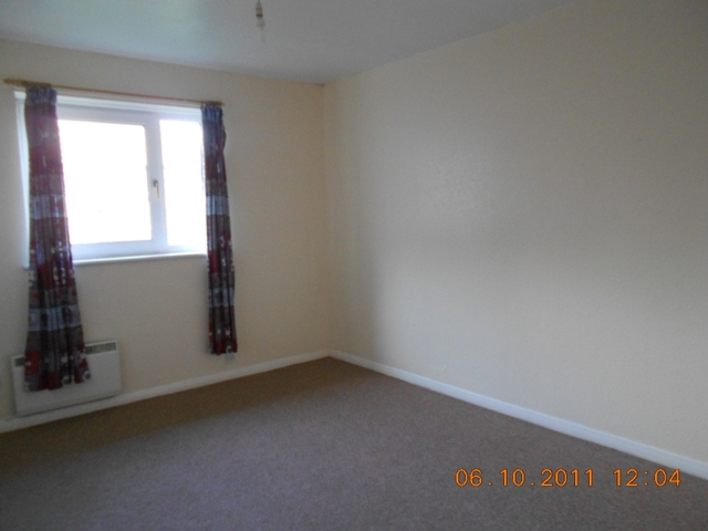  Image of 2 bedroom Flat to rent in West Pilton Gardens Edinburgh EH4 at Pilton Edinburgh Edinburgh, EH4 4DT
