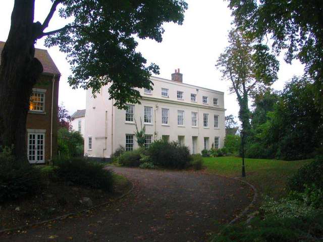  Image of 2 bedroom Apartment to rent in White Hart Close Benson Wallingford OX10 at White Hart Close Benson Wallingford, OX10 6NX
