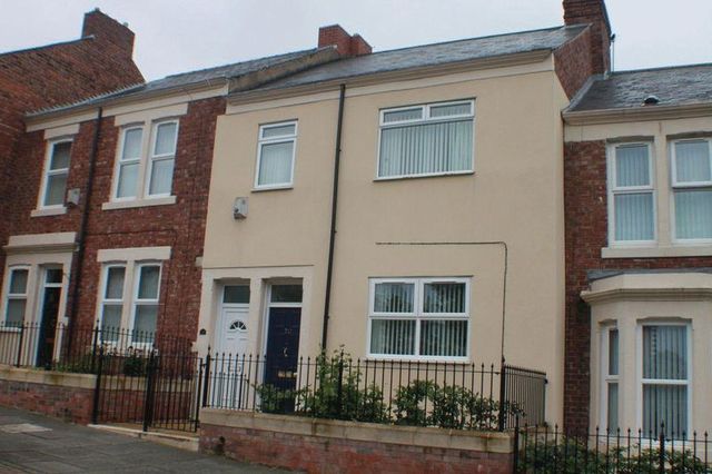  Image of 2 bedroom Flat to rent in Whitehall Road Bensham Gateshead NE8 at Whitehall Road Bensham Gateshead, NE8 4PT