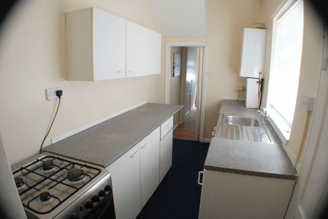  Image of 2 bedroom Flat to rent in Whitehall Road Bensham Gateshead NE8 at Whitehall Road Bensham Gateshead, NE8 4PT
