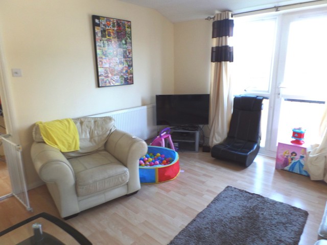 Image of 1 bedroom Flat to rent in Winterbourne Road Chichester PO19 at Chichester, PO19 6RS