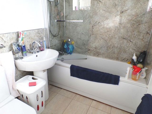  Image of 1 bedroom Flat to rent in Winterbourne Road Chichester PO19 at Chichester, PO19 6RS