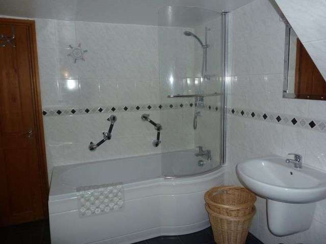  Image of 4 bedroom Cottage to rent in Richmond Place Dawlish EX7 at Richmond Place  Dawlish, EX7 9PL
