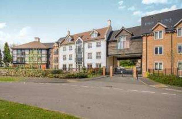  Image of 2 bedroom Flat for sale in Honeywell Close Oadby Leicester LE2 at Honeywell Close Oadby Oadby, LE2 5QQ