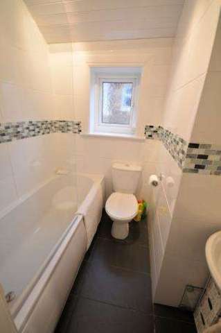  Image of 3 bedroom Town House for sale in Moorland Road Scarborough YO12 at Moorland Road  Scarborough, YO12 7RB
