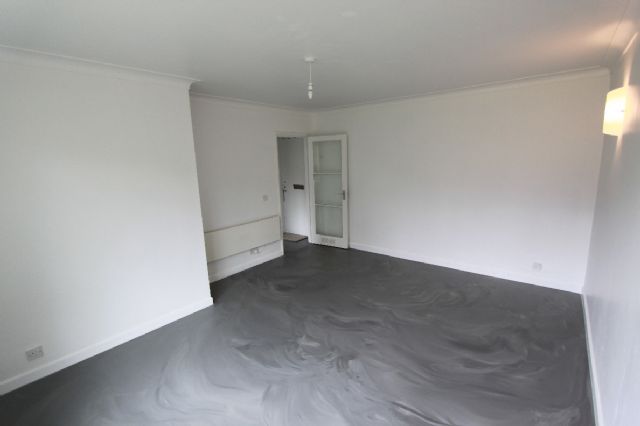  Image of 1 bedroom Ground Flat to rent in Lovelace Road Surbiton KT6 at Marlborough Gardens Lovelace road Surbiton, KT6 6NG
