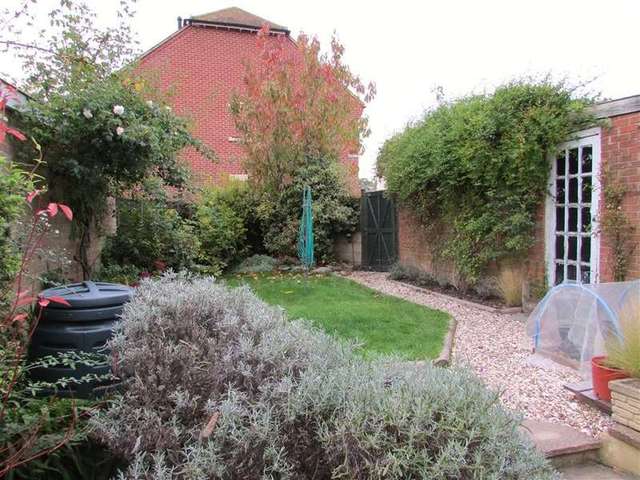  Image of 3 bedroom Semi-Detached house for sale in Ham Croft Wantage OX12 at Wantage, OX12 9ED