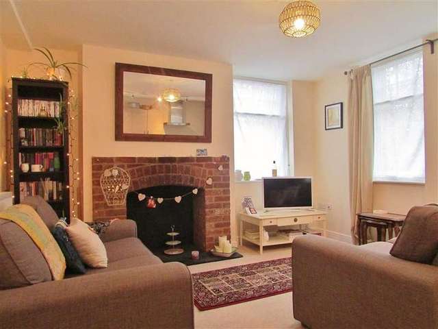  Image of 2 bedroom Flat to rent in Mill Street Wantage OX12 at 39 Mill Street  Wantage, OX12 9AB