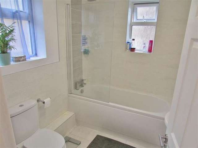  Image of 2 bedroom Flat to rent in Mill Street Wantage OX12 at 39 Mill Street  Wantage, OX12 9AB