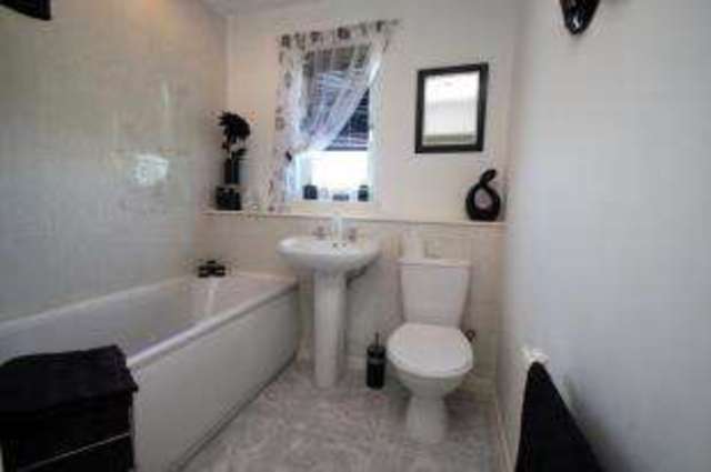  Image of 2 bedroom Flat for sale in Whittagreen Court Newarthill Motherwell ML1 at Motherwell North Lanarkshire Newarthill, ML1 5SN