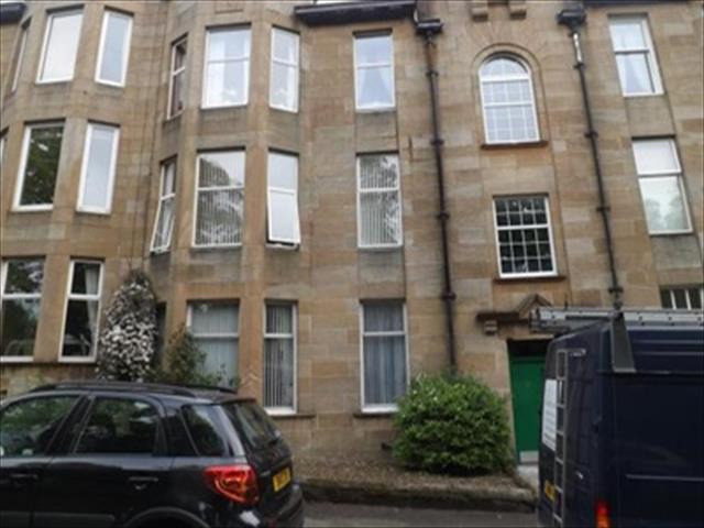 2 bedroom Flat to rent in Brodie Park Avenue Paisley PA2