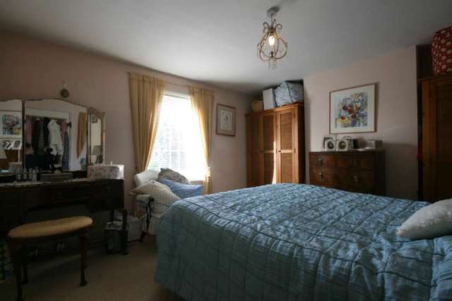  Image of 2 bedroom Cottage to rent in High Street Green Hemel Hempstead Industrial Estate Hemel Hempstead HP2 at Flint Cottages High Street Green Hemel Hempstead, HP2 7AJ