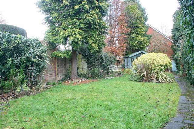  Image of 2 bedroom Cottage to rent in High Street Green Hemel Hempstead Industrial Estate Hemel Hempstead HP2 at Flint Cottages High Street Green Hemel Hempstead, HP2 7AJ