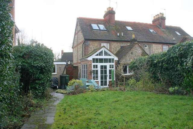  Image of 2 bedroom Cottage to rent in High Street Green Hemel Hempstead Industrial Estate Hemel Hempstead HP2 at Flint Cottages High Street Green Hemel Hempstead, HP2 7AJ