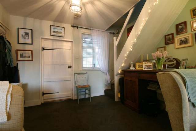  Image of 2 bedroom Cottage to rent in High Street Green Hemel Hempstead Industrial Estate Hemel Hempstead HP2 at Flint Cottages High Street Green Hemel Hempstead, HP2 7AJ