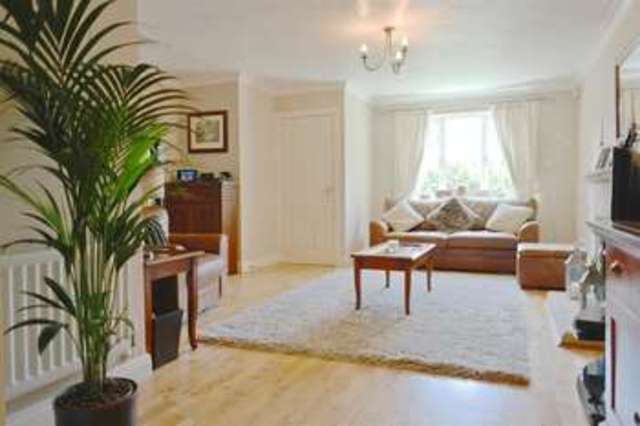  Image of 3 bedroom End of Terrace for sale in Montague Close Wokingham RG40 at Wokingham Berkshire Wokingham, RG40 5PF