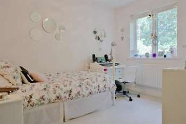  Image of 3 bedroom End of Terrace for sale in Montague Close Wokingham RG40 at Wokingham Berkshire Wokingham, RG40 5PF