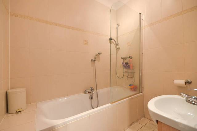  Image of 2 bedroom Flat for sale in College Crescent London NW3 at Swiss Cottage NW3 Swiss Cottage, NW3 5DP