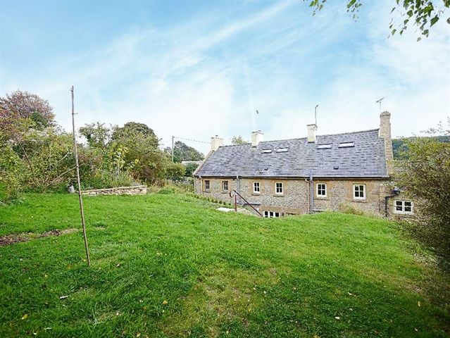  Image of 2 bedroom Cottage to rent in Compton Abdale Compton Abdale Cheltenham GL54 at Upper Cottages Compton Abdale Compton Abdale, GL54 4DP
