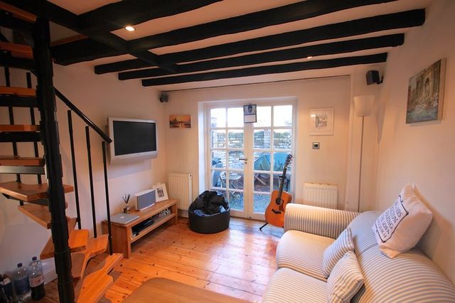  Image of 1 bedroom Terraced house for sale in Common Road Kensworth Dunstable LU6 at Common Road Kensworth Dunstable, LU6 3RG