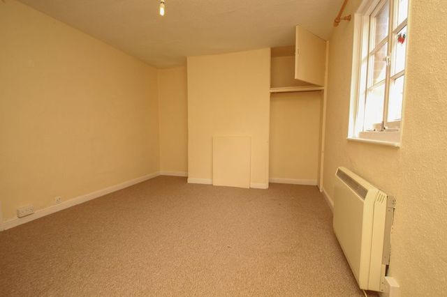  Image of 3 bedroom Semi-Detached house to rent in Threshers Crediton EX17 at Threshers  CREDITON, EX17 3PB