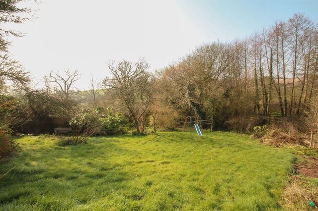  Image of 3 bedroom Semi-Detached house to rent in Threshers Crediton EX17 at Threshers  CREDITON, EX17 3PB
