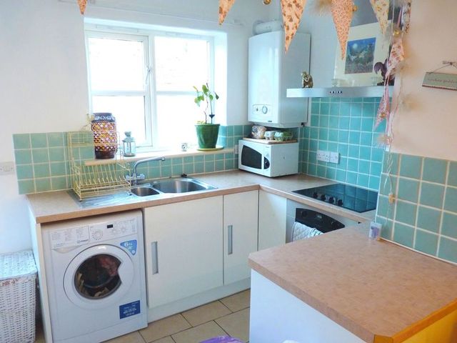  Image of 2 bedroom Terraced house to rent in Ebrington Street Kingsbridge TQ7 at Kingsbridge  Kingsbridge, TQ7 1DE