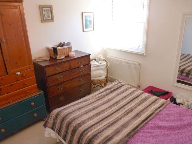  Image of 2 bedroom Terraced house to rent in Ebrington Street Kingsbridge TQ7 at Kingsbridge  Kingsbridge, TQ7 1DE