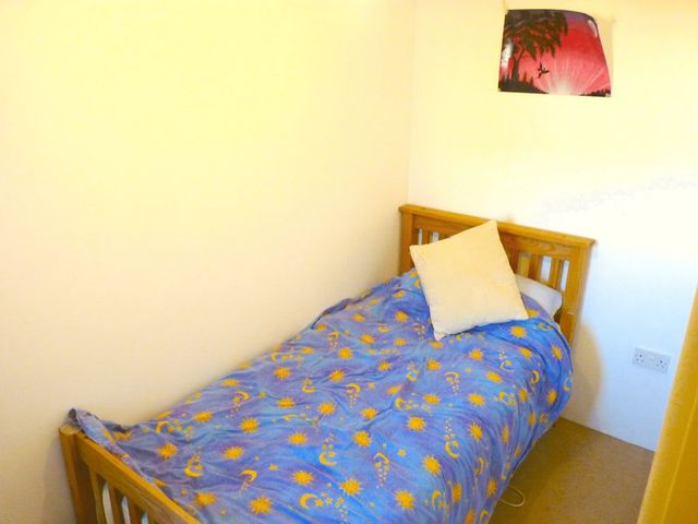  Image of 2 bedroom Terraced house to rent in Ebrington Street Kingsbridge TQ7 at Kingsbridge  Kingsbridge, TQ7 1DE