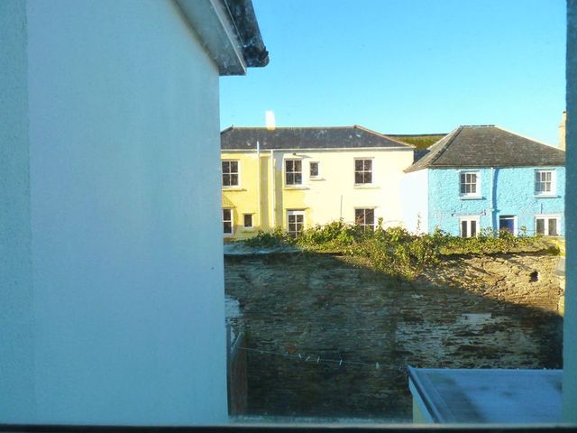  Image of 2 bedroom Terraced house to rent in Ebrington Street Kingsbridge TQ7 at Kingsbridge  Kingsbridge, TQ7 1DE