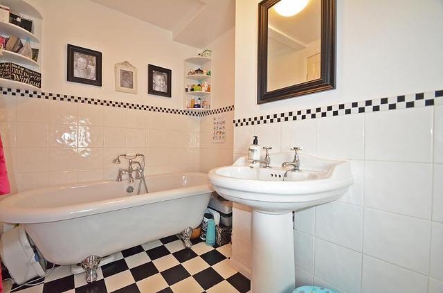  Image of 3 bedroom Cottage for sale in Lovel Road Winkfield Windsor SL4 at Lovel Road  Winkfield, SL4 2EU