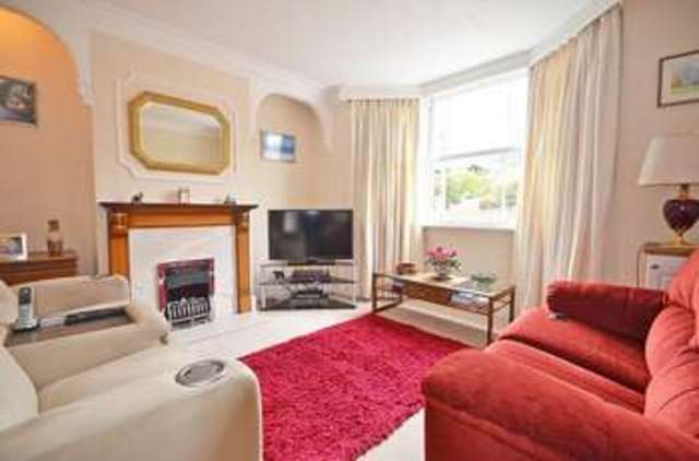  Image of 3 bedroom Cottage for sale in Farm Close Ascot SL5 at Sunninghill, SL5 7AR