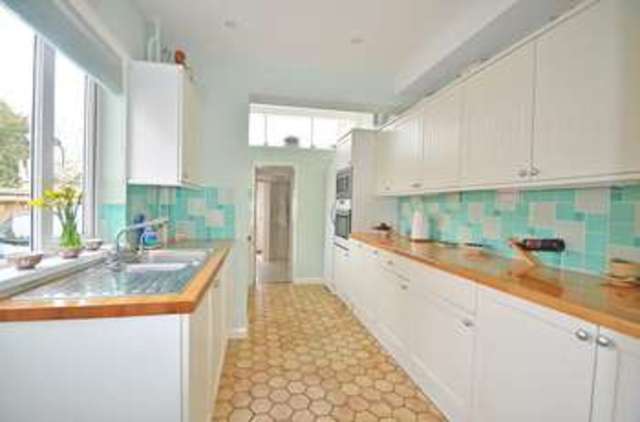  Image of 3 bedroom Cottage for sale in Farm Close Ascot SL5 at Sunninghill, SL5 7AR