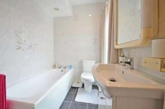  Image of 3 bedroom Cottage for sale in Farm Close Ascot SL5 at Sunninghill, SL5 7AR