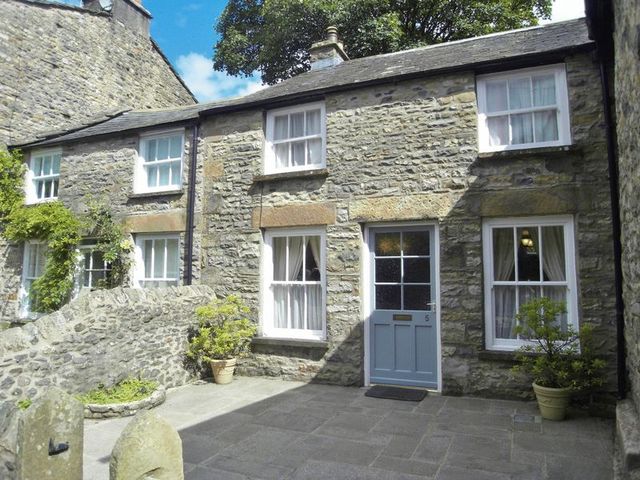  Image of 2 bedroom Cottage to rent in Sedbergh LA10 at Sedbergh, LA10 5JJ