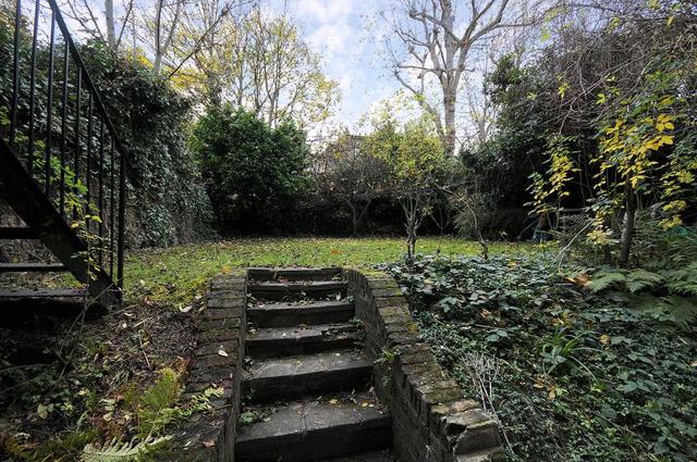 Image of 3 bedroom Flat for sale in Adamson Road London NW3 at Swiss Cottage London Camden, NW3 3HU