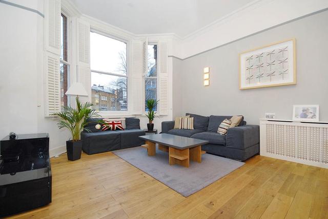  Image of 3 bedroom Flat to rent in Adamson Road London NW3 at Swiss Cottage London Camden, NW3 3HS