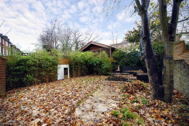  Image of 3 bedroom Flat to rent in Adamson Road London NW3 at Swiss Cottage London Camden, NW3 3HS