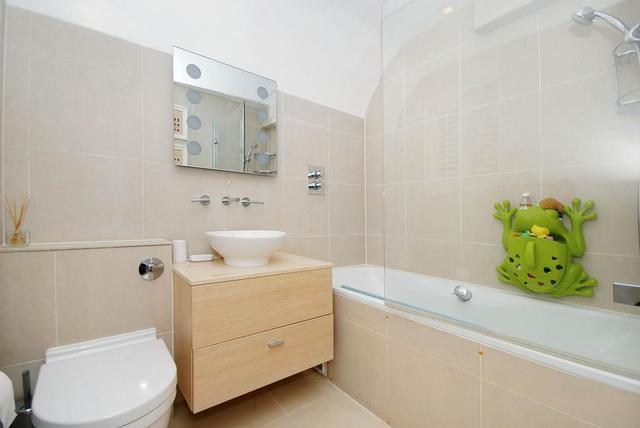  Image of 3 bedroom Flat to rent in Adamson Road London NW3 at Swiss Cottage London Camden, NW3 3HS