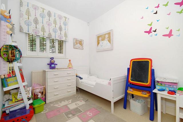  Image of 3 bedroom Flat to rent in Adamson Road London NW3 at Swiss Cottage London Camden, NW3 3HS