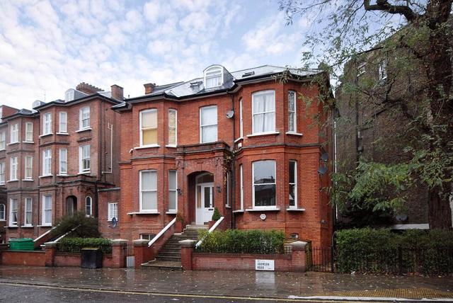  Image of 3 bedroom Flat to rent in Adamson Road London NW3 at Swiss Cottage London Camden, NW3 3HS