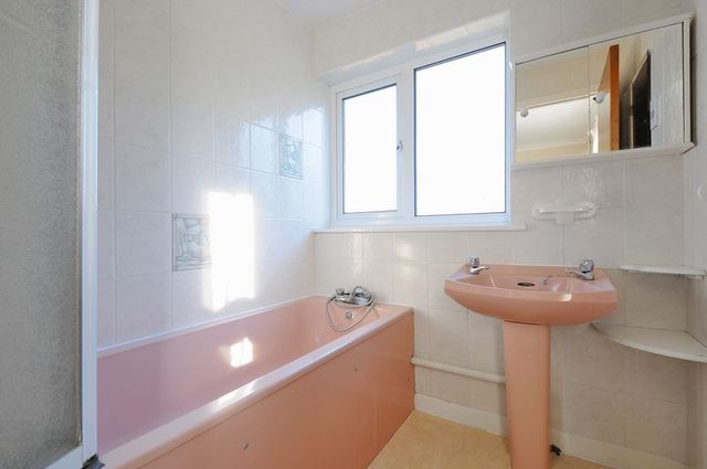  Image of 3 bedroom Semi-Detached house for sale in Adkin Way Wantage OX12 at Adkin Way  Wantage, OX12 9HW