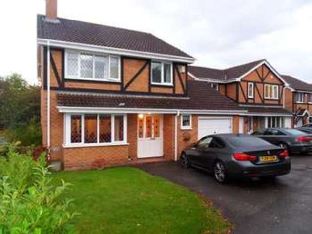  Image of 4 bedroom Detached house for sale in Arkwright Drive Binfield Bracknell RG42 at Arkwright Drive  Bracknell, RG42 1FX