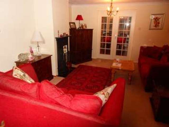  Image of 4 bedroom Detached house for sale in Arkwright Drive Binfield Bracknell RG42 at Arkwright Drive  Bracknell, RG42 1FX
