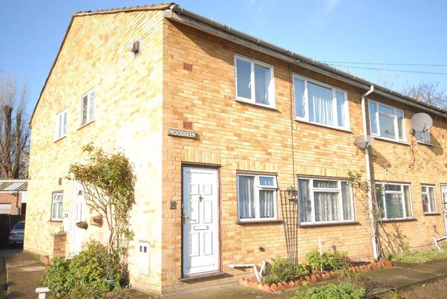  Image of 2 bedroom Flat to rent in Bishopsford Road Morden SM4 at Morden, SM4 6AW