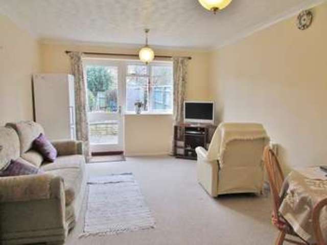  Image of 2 bedroom End of Terrace to rent in Chandlers Close Wantage OX12 at Wantage, OX12 8EW