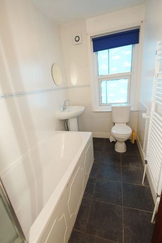  Image of 4 bedroom Terraced house to rent in Corporation Road Bournemouth BH1 at Corporation Road  BOURNEMOUTH, BH1 4SJ