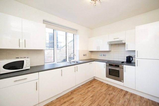  Image of 4 bedroom Flat to rent in Finchley Road London NW3 at Finchley Road London Swiss Cottage, NW3 7TS
